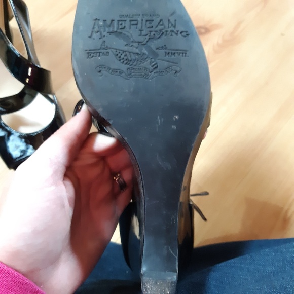 Patent leather wedges - Picture 5 of 5